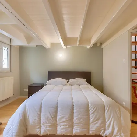 400m De La - Maison Avec Jardin *