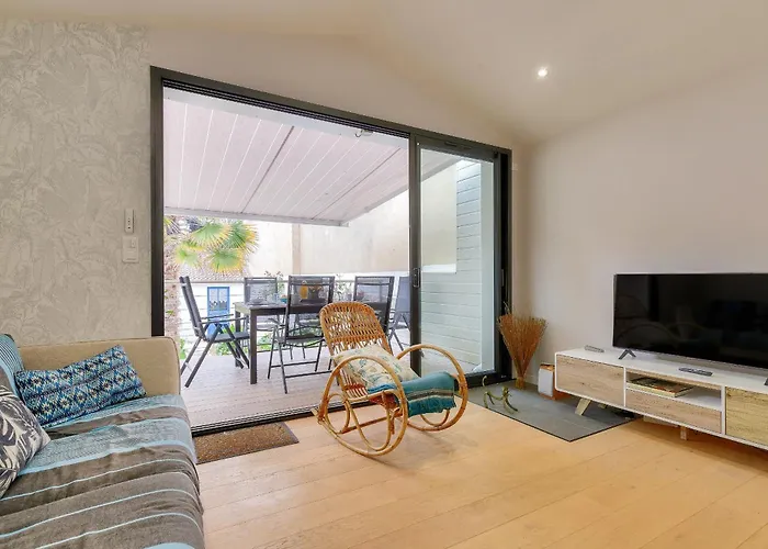 400m De La - Maison Avec Jardin